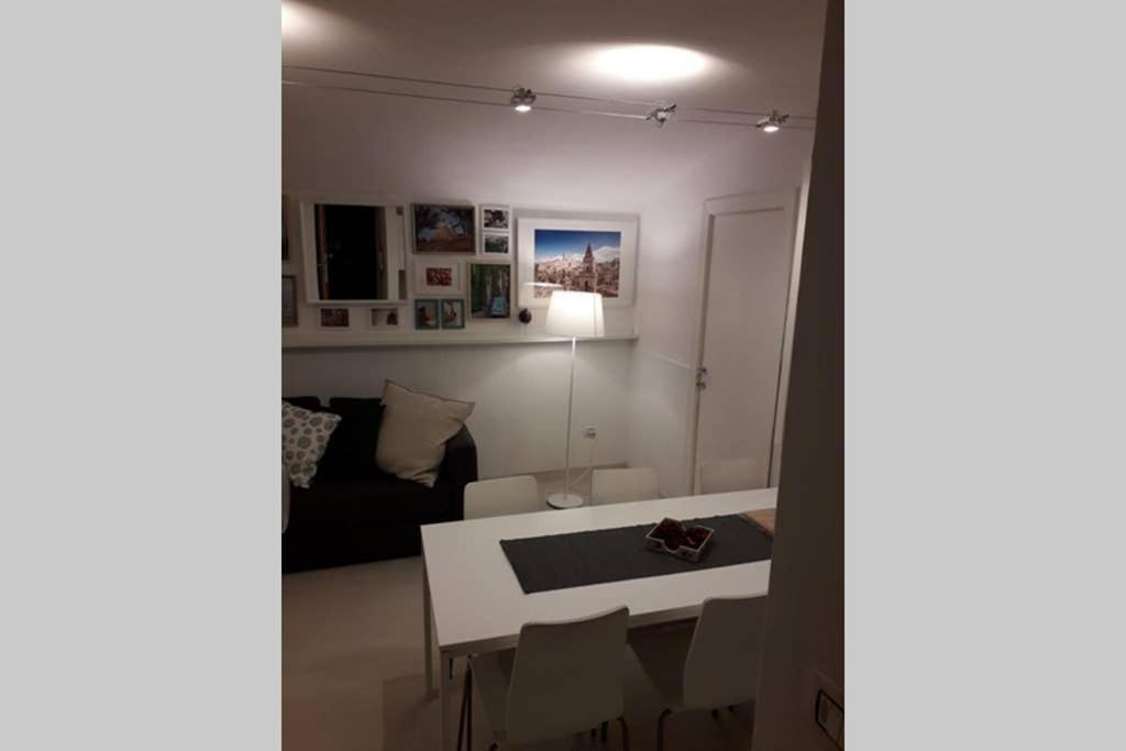 Cattaro Street - Apartment Near The Sea バーリ エクステリア 写真